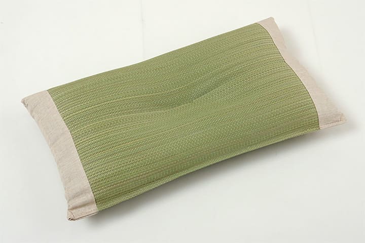 枕まくらい草通気性蒸れないくぼみ型小さい国産寝具昔ながら30×50リラックス寝やすい夏昼寝ごろ寝爽快快眠男性女性寝返り横向き日本製ギフト母の日父の日おしゃれ昼寝用オールシーズン一般的